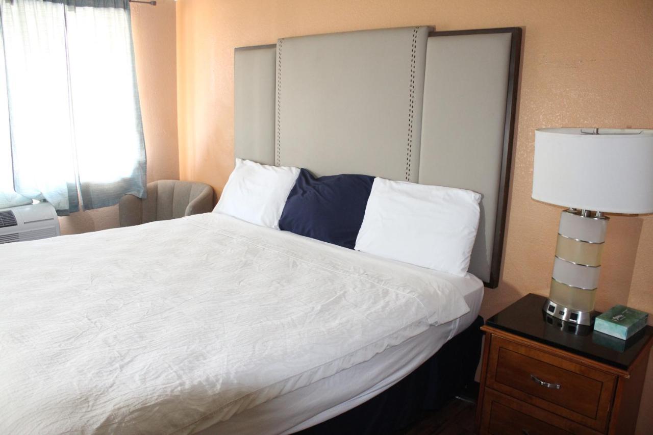 Travelodge By Wyndham Hotel 2*